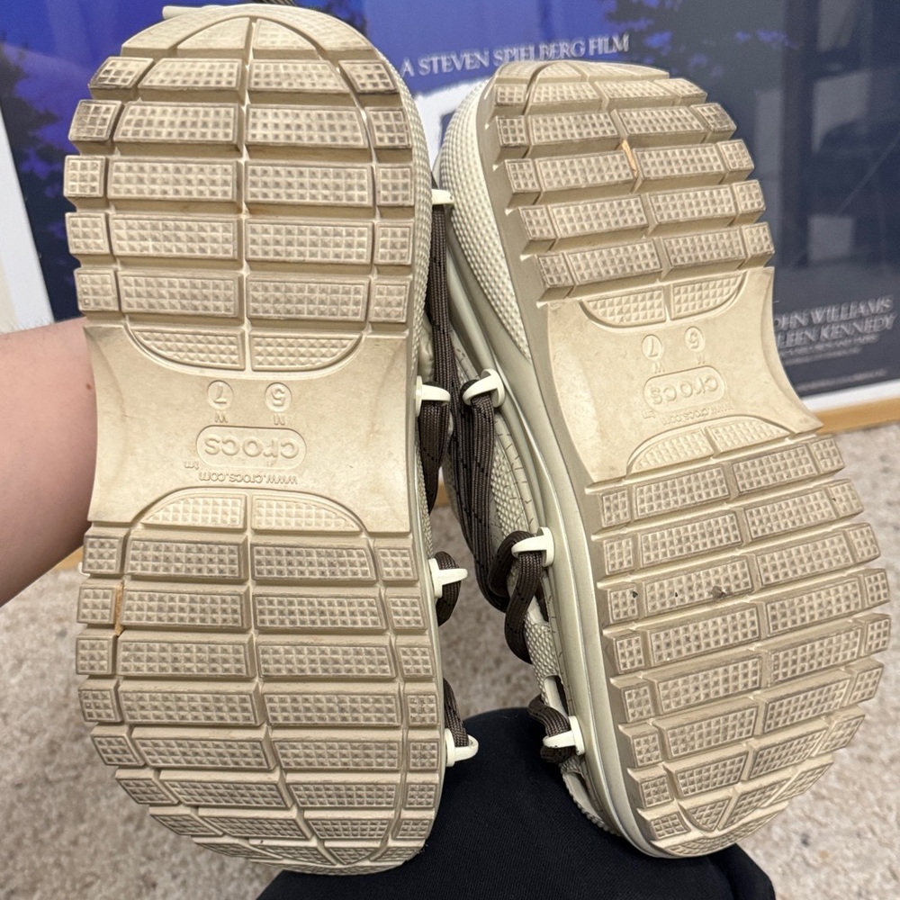 Rauw Alejandro Crocs - Picture 2 of 6